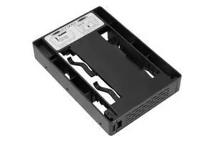 2.5 inch SATA SSD HDD to 3.5" SATA HDD Drive Bay Converter Mounting Bracket Kit Adapter - EZConvert MB882SP-1S-3B 2.5 inch SATA SSD HDD to 3.5" SATA HDD Drive Bay Converter Mounting Bracket Kit Adapter - EZConvert MB882SP-1S-3B