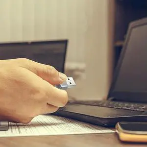 USB Fingerprint Key Reader FIDO U2F Biometric Fingerprint Hello 360° Touch Biometric Mini Key Dongle USB Fingerprint Key Reader FIDO U2F Biometric Fingerprint Hello 360° Touch Biometric Mini Key Dongle