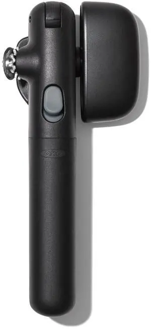 Good Grips Lock & Go Can Opener, Manual Can Opener with Locking Arms and Easy-Release Button, Handheld Kitchen Gadget, Compact Kitchen Utensil for Everyday Use Good Grips Lock & Go Can Opener, Manual Can Opener with Locking Arms and Easy-Release Button, Handheld Kitchen Gadget, Compact Kitchen Utensil for Everyday Use