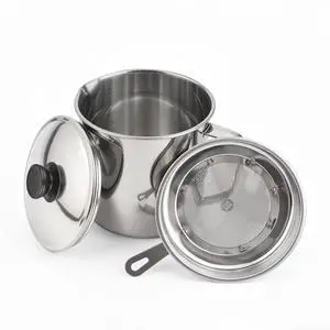 Bacon Grease ContainerStainless steel storage container with fine mesh filterdust coverand easy to grip handlesuitable for storing fryingand cooking oil in the kitchen(1L/34oz) Bacon Grease ContainerStainless steel storage container with fine mesh filterdust coverand easy to grip handlesuitable for storing fryingand cooking oil in the kitchen(1L/34oz)