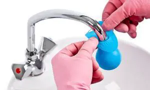 Homehardware Limey Tap Descaling Gadget for Lime Scale Removal, Blue Homehardware Limey Tap Descaling Gadget for Lime Scale Removal, Blue