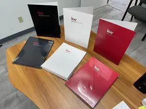 Keller Williams Folders Variety, Solid 75 Pack Keller Williams Folders Variety, Solid 75 Pack