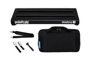 Metro 16 16-inch x 8-inch Pedalboard with Soft Case Metro 16 16-inch x 8-inch Pedalboard with Soft Case