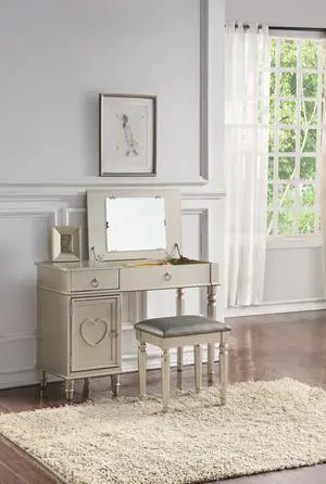 Bedroom Vanity Set w Stool Open Up Mirror Storage Space Drawers Rubber wood Ring Pull Handles Silver Color Vanity Bedroom Vanity Set w Stool Open Up Mirror Storage Space Drawers Rubber wood Ring Pull Handles Silver Color Vanity
