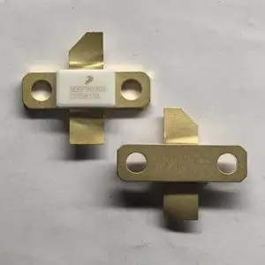 MRF9030LR1 MRF9030 MRF9030L 945MHZ 30W 800-1000MHZ RF Power Field Effect Transistor N-Channel Enhancement-Mode Lateral MOSFET MRF9030LR1 MRF9030 MRF9030L 945MHZ 30W 800-1000MHZ RF Power Field Effect Transistor N-Channel Enhancement-Mode Lateral MOSFET