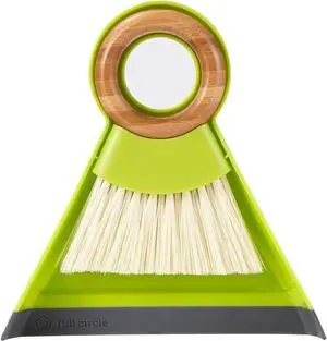 Full Circle Tiny Team Mini Brush & Dustpan Set - Green Full Circle Tiny Team Mini Brush & Dustpan Set - Green