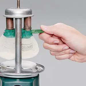 (2 pack) Coleman Insta-Clip #21 Wire Mantles for Coleman Kerosene Lanterns, 2-Pack, Green (2 pack) Coleman Insta-Clip #21 Wire Mantles for Coleman Kerosene Lanterns, 2-Pack, Green