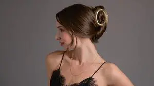The Hair Edit Gilded Contour Claw Clip, Gold The Hair Edit Gilded Contour Claw Clip, Gold