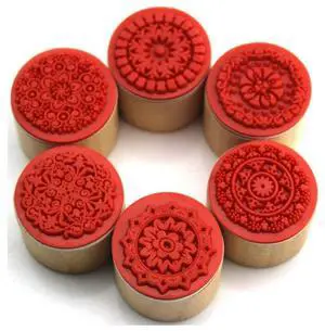 6 Pieces Floral Pattern Round Wooden Rubber Stamp for Scrapbooking 6 Pieces Floral Pattern Round Wooden Rubber Stamp for Scrapbooking