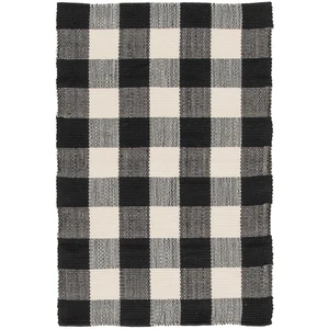 Mainstays 24 in x 36 in Black and White Plaid Indoor/Outdoor Layering Rug Mainstays 24 in x 36 in Black and White Plaid Indoor/Outdoor Layering Rug
