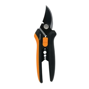Fiskars Bypass Floral Pruning Shears 1/2in Cut, Black/Orange Fiskars Bypass Floral Pruning Shears 1/2in Cut, Black/Orange
