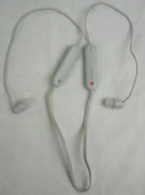 Sony WI-C100/W Wireless Bluetooth In-Ear Earphones with Mic - Wired Neckband - 20 Hz to 20 kHz - Water Resistant - IPX4 - White
