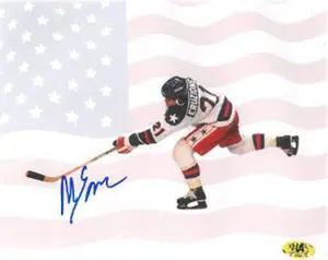 Athlon CTBL-014228 Mike Eruzione Signed 1980 Team USA Olympic Hockey Photo with Flag - Game Winning Goal Miracle on Ice vs Soviet Union - 16 x 20