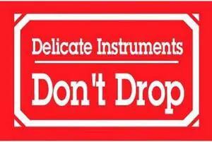 3" x 5" Delicate Instruments Don't Drop Labels (500 per Roll)