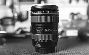 Canon EF 24-105mm f/4 L IS USM Lens for Canon EOS SLR Cameras - White Box (Bulk Packaging)