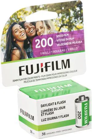 Fujifilm 35mm Color Negative Roll Film, 200 ISO, 36 Exposures
