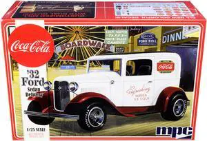 Skill 3 Model Kit 1932 Ford Sedan Delivery \Coca-Cola\ 1/25 Scale Model by MPC"""