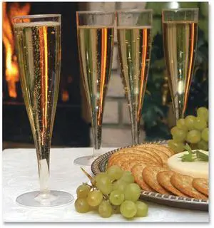 Tablemate Plastic Champagne Glasses, 5 oz, Clear, 10/Pack