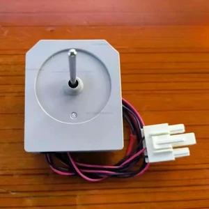 Refrigerator fan fan motor RDD056X05 DC13V 320MA motor Refrigerator fan fan motor RDD056X05 DC13V 320MA motor