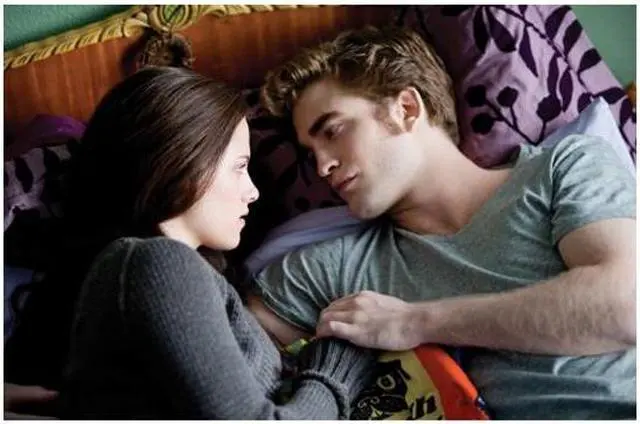 Alt view image 12 of 20 - The Twilight Saga: Eclipse (2010 / Blu-Ray) Kristen Stewart, Robert Pattinson, Taylor Lautner