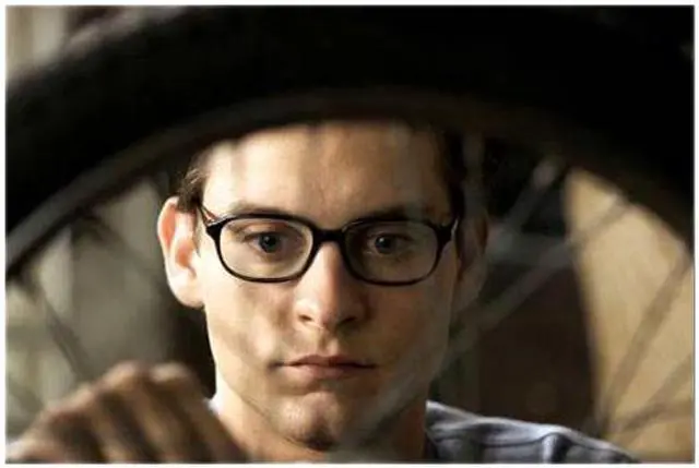 Alt view image 5 of 7 - Spider-Man 2 (Widescreen Special Edition) (2004 / DVD) Tobey Maguire, Kirsten Dunst, Alfred Molina, James Franco, Rosemary Harris