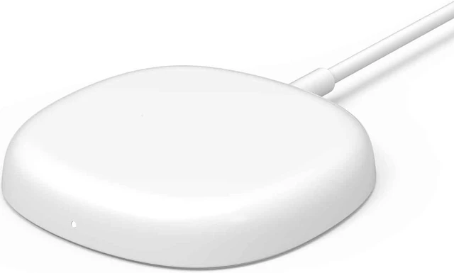 Alt view image 4 of 5 - PureGear 15W Fast Magnetic Wireless Charger, White | 63491PG