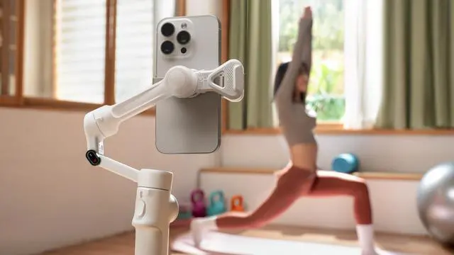 Alt view image 2 of 3 - Insta360 Flow 2, AI Tracker Bundle, Summit White