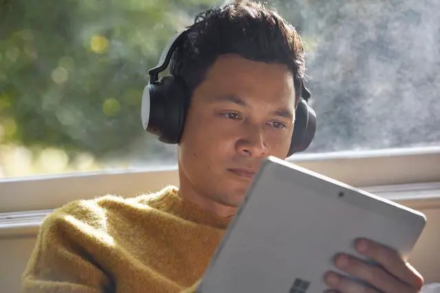 Alt view image 8 of 10 - Microsoft - Surface Headphones 2 - Wireless Noise Cancelling Over-the-Ear with Cortana - Matte Black