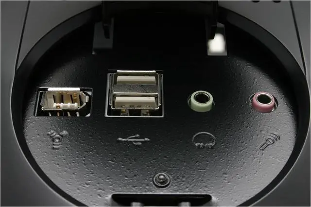 Alt view image 4 of 12 - Thermaltake Armor VA8000BNS Black Chassis: 1.0mm SECC, Front Bezel: Aluminum ATX Full Tower Computer Case