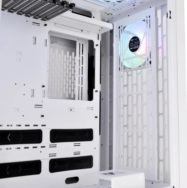 Alt view image 7 of 18 - Thermaltake CTE C700 TG ARGB Snow Mid Tower with Centralized Thermal Efficiency Design; 3x140mm White CT140 ARGB Fans Pre-Installed; Tempered Glass Front & Side Panel; CA-1X7-00F6WN-01; White