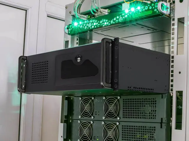Alt view image 6 of 7 - Rosewill 4U Server Chassis Rackmount Case | 7 3.5" Bays, 2 5.25" Devices| ATX, CEB Compatible | 1 120mm PWM Fan, 2 80mm PWM Fans | 2x USB 3.0 | Front Panel Lock and Key | Silver/Black - RSV-R4100U