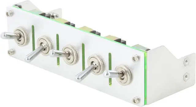 Main image of Lamptron 5.25" 5-channel fan controller, 100w/channel, on/off switch, molex 4-pin fan connectors