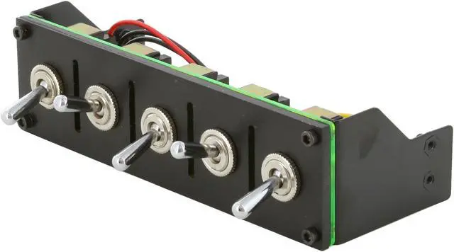 Main image of Lamptron 5.25" 5-channel fan controller, 100w/channel, on/off switch, molex 4-pin fan connectors