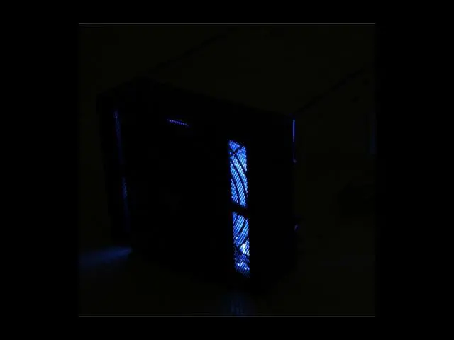 Alt view image 3 of 5 - Silverstone CFP51-B Aluminum 5.25" to 3.5" bay converter with 120mm fan