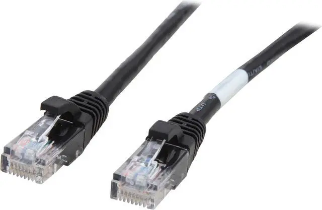 Main image of C2G 15189 Cat5e Cable - Snagless Unshielded Ethernet Network Patch Cable, Black (5 Feet, 1.52 Meters)