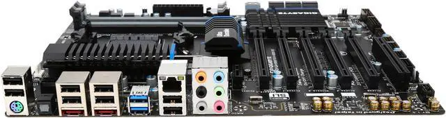 Alt view image 2 of 5 - GIGABYTE GA-990FXA-UD5 R5 (rev. 1.0) AM3+ AMD 990FX USB 3.0 ATX AMD Motherboard