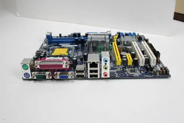 Alt view image 2 of 6 - Foxconn G31MX-K LGA 775 Intel G31 Micro ATX Intel Motherboard