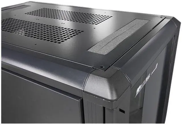 Alt view image 3 of 6 - StarTech.com RK2536BKF Portable Server Rack Cabinet - 25U - 36 in - Network Cabinet - Rolling Server Rack - Server Rack with Casters