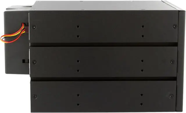 Alt view image 6 of 11 - XClio SS034 4 x 3.5" HDD in 3 x 5.25" Cage