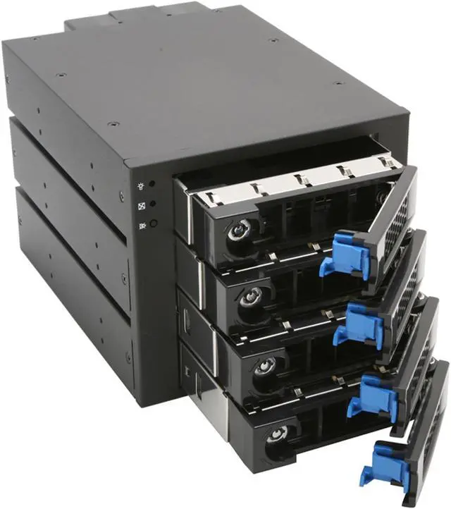Alt view image 10 of 11 - XClio SS034 4 x 3.5" HDD in 3 x 5.25" Cage