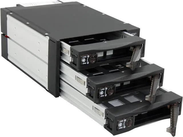 Alt view image 5 of 6 - StarTech SATSASBAY3BK 3 Drive 2.5"/3.5" Removable Mobile Rack SAS/SATA Backplane