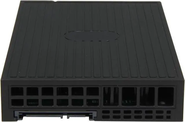 Alt view image 5 of 6 - StarTech 25SATSAS35 2.5in SATA/SAS SSD/HDD to 3.5in SATA Hard Drive Converter
