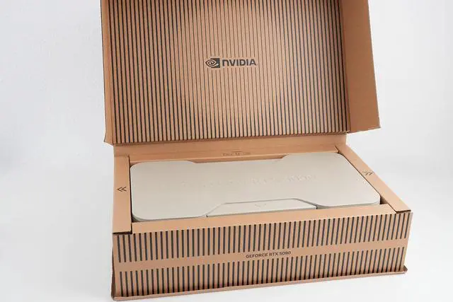 Alt view image 5 of 13 - NVIDIA Founder Edition GeForce RTX 5090 32GB GDDR7 PCI Express 5.0 x16 ATX Graphics Card 900-1G144-2530-000