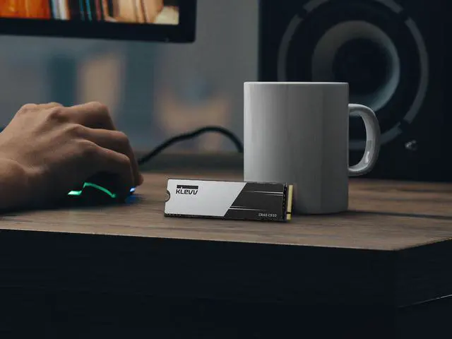 Alt view image 6 of 8 - KLEVV CRAS C910 2TB M.2 2280 SLC Cache NVMe PCIe Gen4x4 Laptop & Desktop Internal SSD Heatsink Included, up to 5200MB/s (K02TBM2SP0-C91)