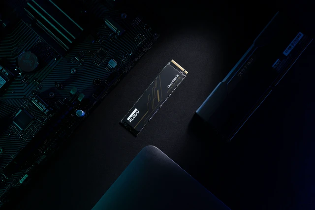Alt view image 15 of 19 - KLEVV CRAS C925G 2TB M.2 2280 NVMe PCIe Gen4x4 Internal Gaming SSD with Graphene Heatsink, Compatible with PS5, up to 7400MB/s (K02TBM2SP0-25G)