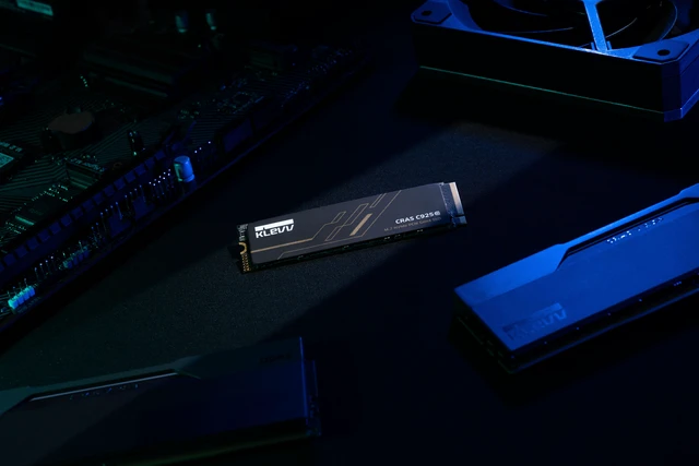 Alt view image 17 of 19 - KLEVV CRAS C925G 2TB M.2 2280 NVMe PCIe Gen4x4 Internal Gaming SSD with Graphene Heatsink, Compatible with PS5, up to 7400MB/s (K02TBM2SP0-25G)