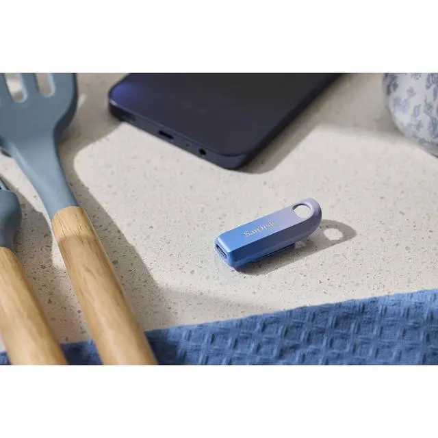 Alt view image 6 of 6 - SANDISK 256GB Creator USB-C Flash Drive - Up to 400MB/s, USB Type-C - Compatible with Laptops and Tablets SDCZ75C-256G-G46