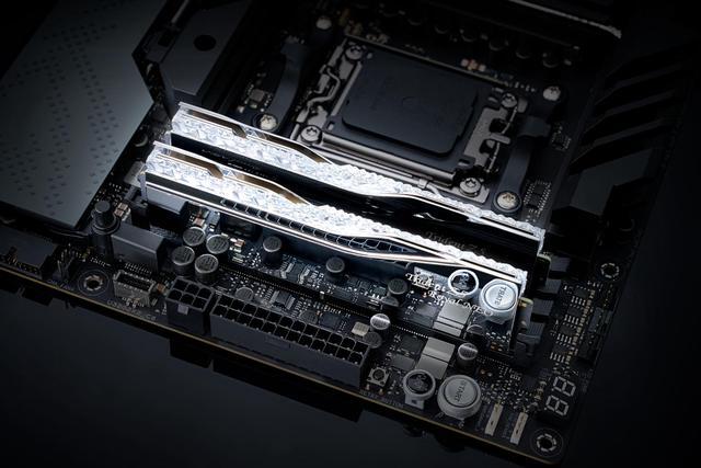 Alt view image 4 of 5 - G.SKILL Trident Z5 Royal Series 32GB (2 x 16GB) 288-Pin PC RAM DDR5 6000 (PC5 48000) Desktop Memory Model F5-6000J2636H16GX2-TR5NS