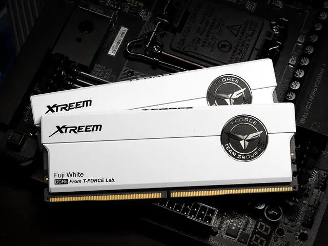 Alt view image 3 of 6 - Team Xtreem 32GB (2 x 16GB) 288-Pin PC RAM DDR5 7200 (PC5 57600) Desktop Memory Model FFWD532G7200HC34ADC01
