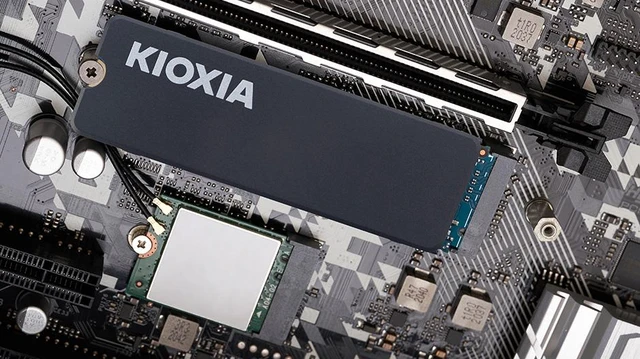 Alt view image 3 of 5 - KIOXIA EXCERIA M.2 2280 2TB PCI-Express 4.0 x4 3D NAND TLC LSC11K2T04G8